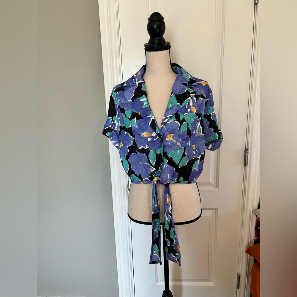 XL (Size 14) Unique Vintage Crop Tie Top NWT